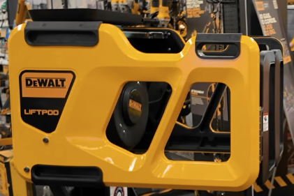 DEWALT Lift Pod Compact Personal Work Platform